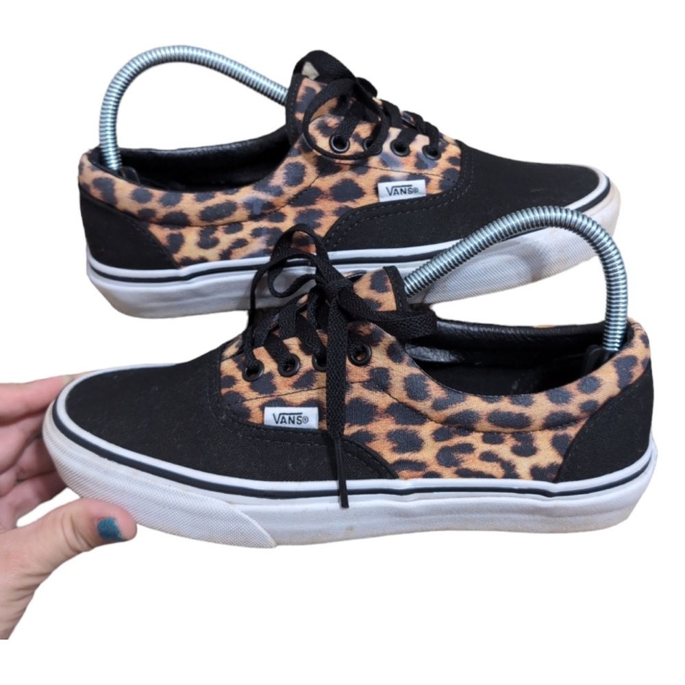 VANS Animal Leopard Print Low Top Skater Shoes women's size 7.5 men's size 6